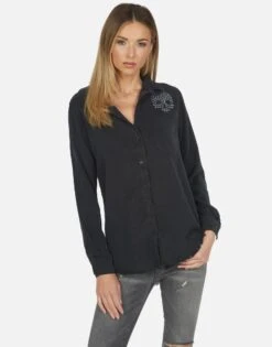 Sloane Nailhead Skull 12 Sloane Nailhead Skull -Sweater Store 1221 LTW 23685 ONYX 02