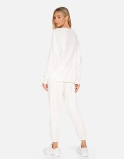 Anela Rainbow Lip Outline -Sweater Store 1377 FTL 1E127 MILK 05