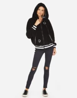 Priscilla Peace Love Moshi -Sweater Store 1480 SFF 1P167 BLK 02