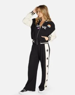 Taissa #1 Love Rainbow Lip 11 Taissa #1 Love Rainbow Lip -Sweater Store 1546 CSA 15065 BLKBN 03