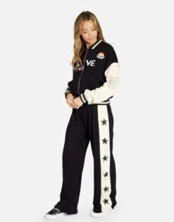 Taissa #1 Love Rainbow Lip 12 Taissa #1 Love Rainbow Lip -Sweater Store 1546 CSA 15065 BLKBN 04 f3fb5b18 94bf 45a6 83b5 7e239e039b31