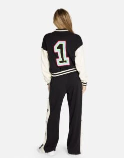 Taissa #1 Love Rainbow Lip 13 Taissa #1 Love Rainbow Lip -Sweater Store 1546 CSA 15065 BLKBN 05