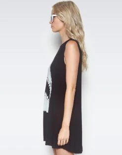 Deanna Shark -Sweater Store 3047 RSN 11935 ONYX side