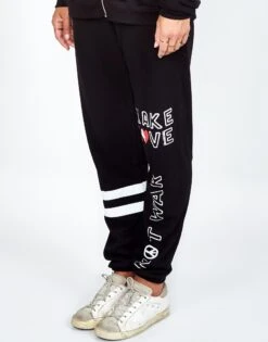 Gia Make Love Not War 8 Gia Make Love Not War -Sweater Store 4009 CSA 12231 BLK 03 30dbdb92 5711 4608 88da 87f31cec097e