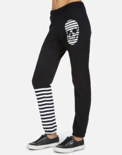 Gia Stripe Skull 13 Gia Stripe Skull -Sweater Store 4009 CSA 13906 BLK 06