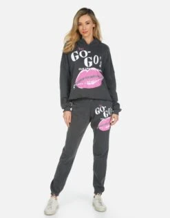 Gia The Go-Go's 21 Gia The Go-Go's -Sweater Store 4009 CSA 14253 PBK 04