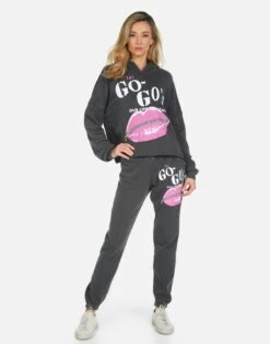 Gia The Go-Go's 22 Gia The Go-Go's -Sweater Store 4009 CSA 14253 PBK 05