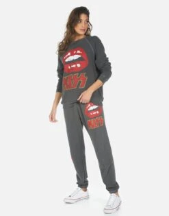 Tanzy Kiss Lip 22 Tanzy Kiss Lip -Sweater Store 4031 FTL 14198 PBK 05