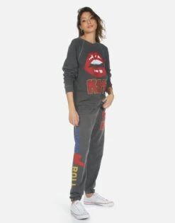 Tanzy Kiss Lip 27 Tanzy Kiss Lip -Sweater Store 4031 FTL 14198 PBK 10