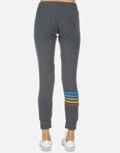 Kizzy Bone Diamond -Sweater Store 4056 HAC 13926 HEB 05