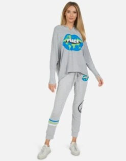 Kizzy World Peace Lips -Sweater Store 4056 HAC 34024 HEG 07