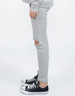 Sherri Lipstick Mouth -Sweater Store 4065 HGC 12107 HEG side