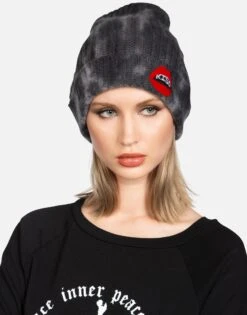 Blix Kiss Lip 17 Blix Kiss Lip -Sweater Store lauren moshi kiss lip patch hand knit cashmere beanie 9073 CSM 3P132 SMKCLD 02