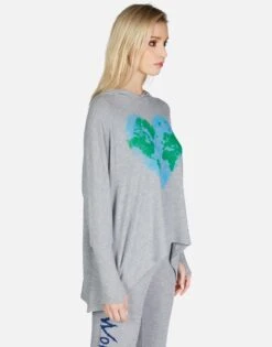 Wilma World Love -Sweater Store lauren moshi world love pullover hoodie 1092 HAC 13106 HEG 03